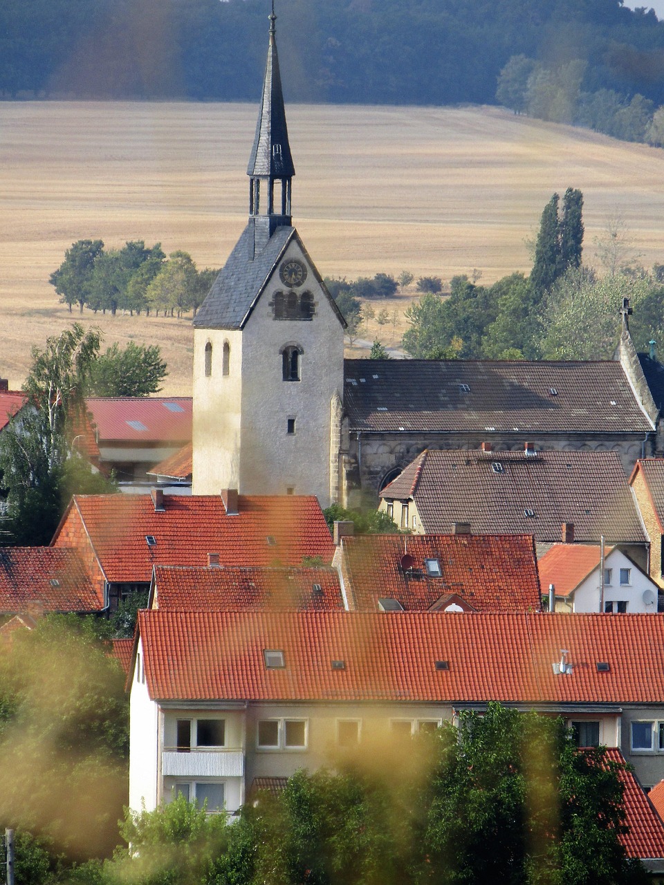 découvrez thales, un leader mondial des hautes technologies, spécialisé dans les domaines de la défense, de la sécurité, de l’aéronautique et du spatial, offrant des solutions innovantes pour un monde plus sûr.