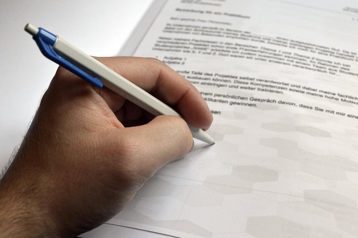 Réussir sa lettre de motivation staps : conseils et exemples pour 2025