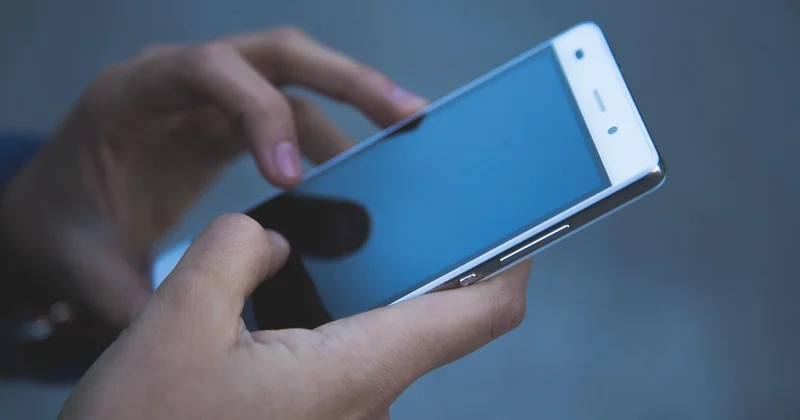 Les étapes exactes sur mobile (Android et iPhone)