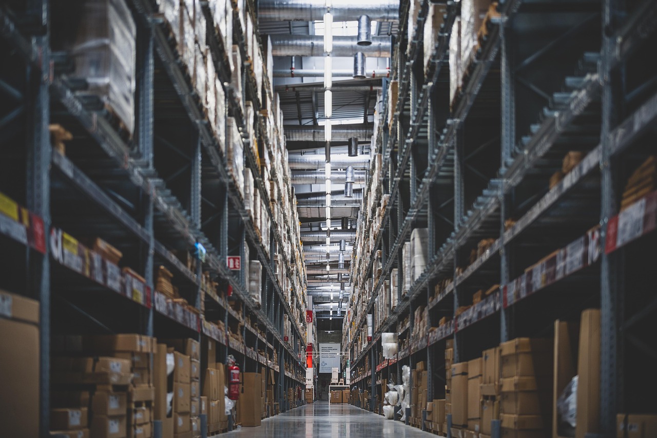 découvrez l'importance des canaux de distribution dans la stratégie commerciale. apprenez comment choisir et optimiser vos canaux pour atteindre efficacement vos clients et maximiser vos ventes.