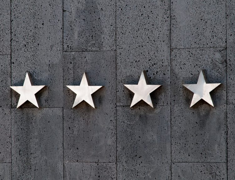 découvrez comment optimiser l'expérience client grâce à des stratégies innovantes et centrées sur les besoins de vos clients pour renforcer leur satisfaction et fidélité.
