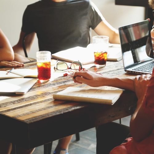 découvrez comment optimiser vos réunions de vente pour booster vos performances commerciales. apprenez des stratégies efficaces, des conseils pratiques et des astuces pour transformer chaque rencontre en occasion de succès.