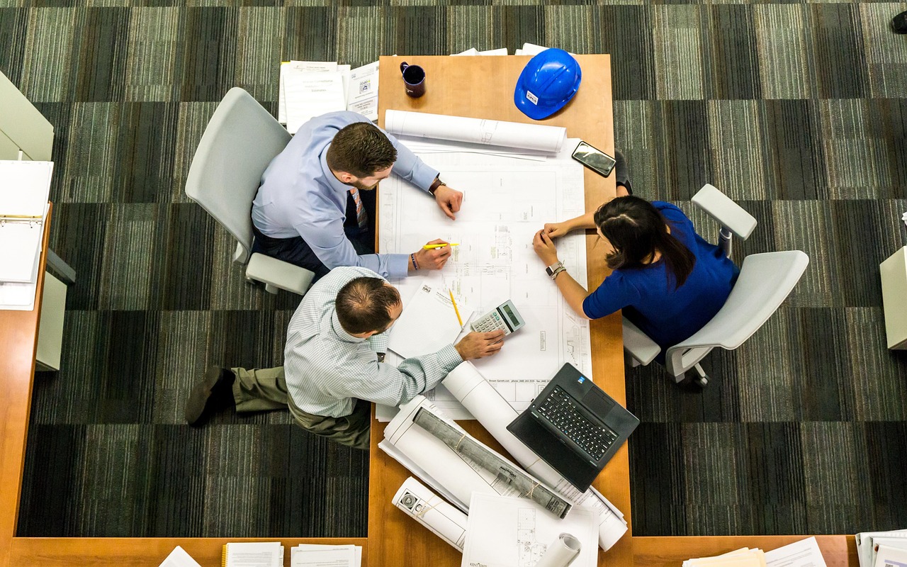 découvrez l'importance de la collaboration dans le travail en équipe et comment elle peut stimuler l'innovation, améliorer la communication et renforcer les relations professionnelles. apprenez des stratégies efficaces pour favoriser un environnement collaboratif.
