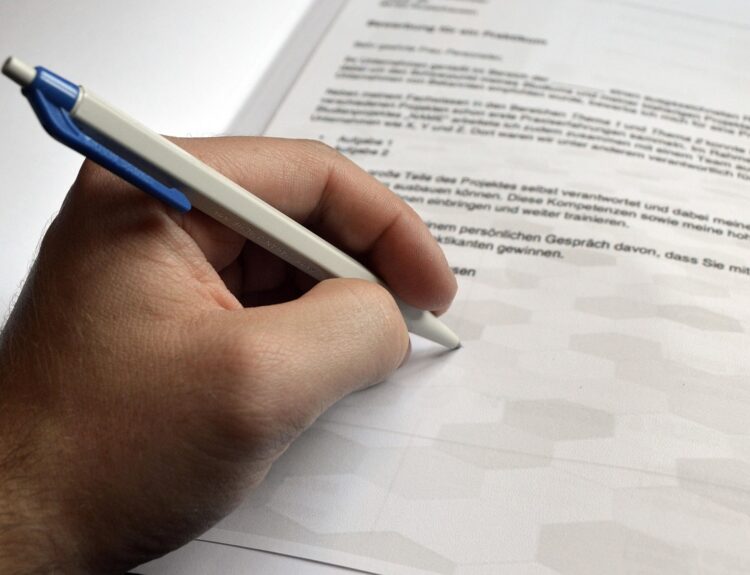 découvrez comment rédiger une lettre de motivation efficace, avec des conseils pratiques, des exemples et des astuces pour capter l’attention des recruteurs et réussir votre candidature.